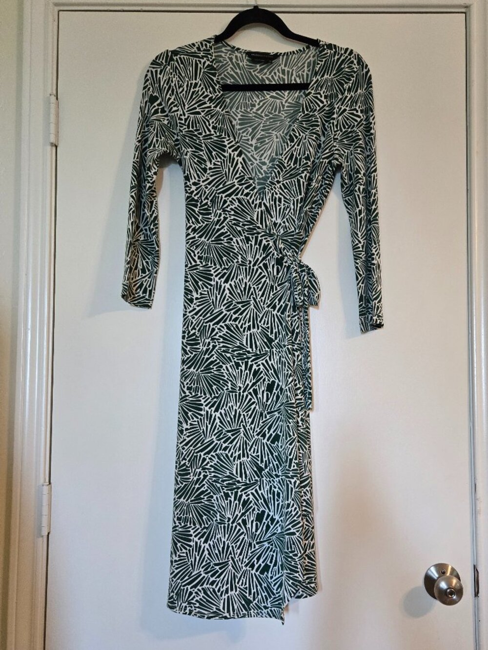 BCBG MAXAZRIA Green Wrap Dress with 3/4 Sleeve